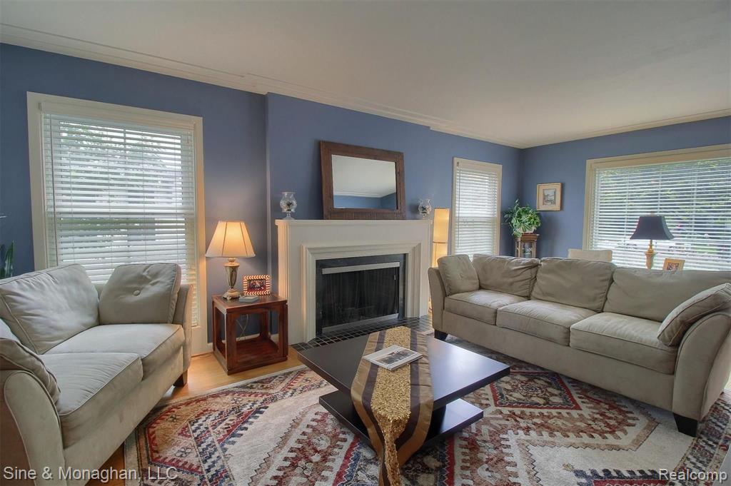 1354 Whittier Road Grosse Pointe Park, MI 48230 - Photo 4 of 40