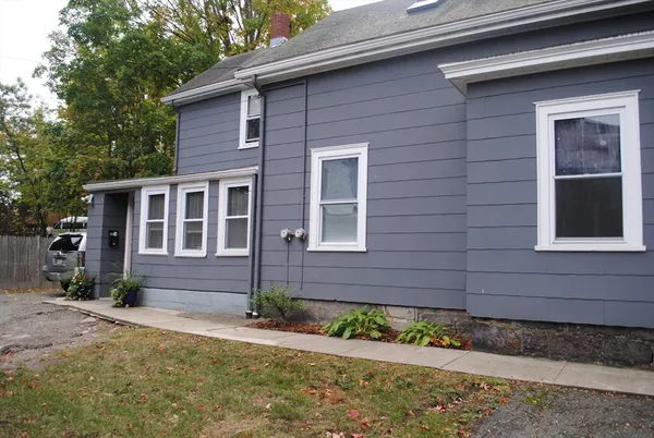 $1,900 | 29 Walnut Street, Unit 2, Waltham, MA 02453