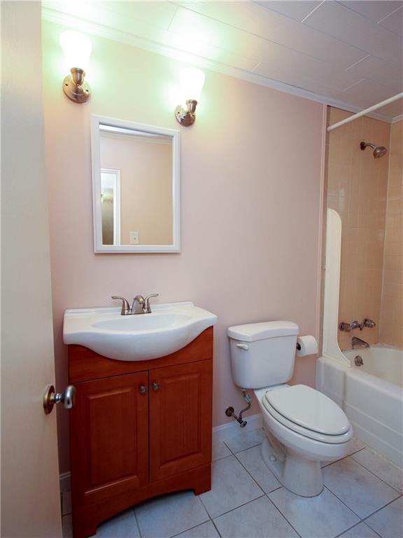 4613 Baptist Road Whitehall, PA 15227 - Photo 9 of 25 Gallery Image 9