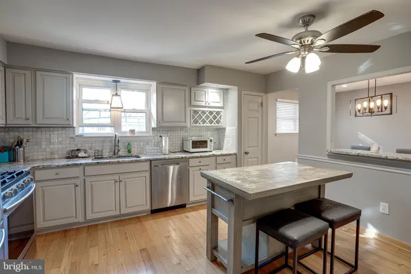 $525,000 | 174 Schoolhouse Lane, Mount Laurel, NJ 08054