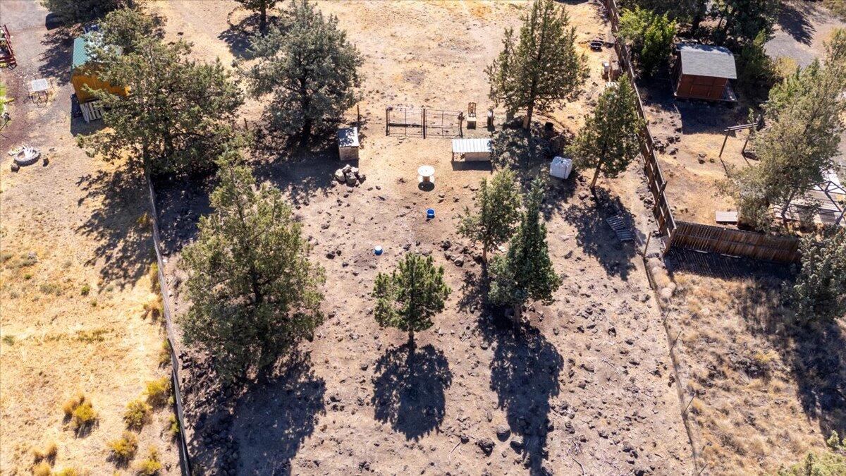 13770 Southwest Cinder Cone Loop Terrebonne, OR 97760 - Photo 24 of 41