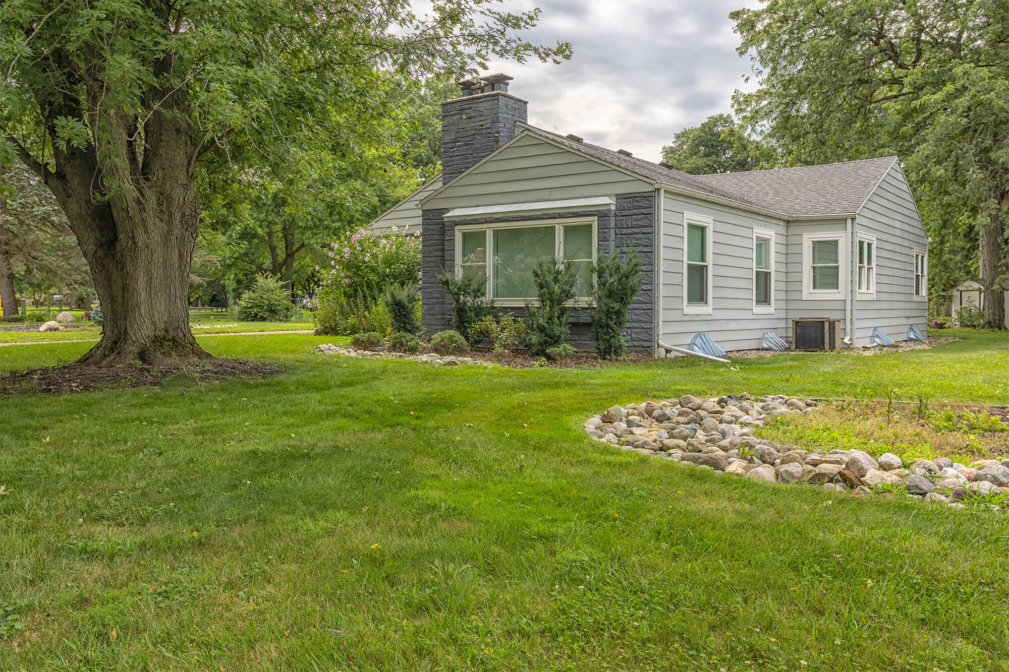 433 Montezuma Road Benton Harbor, MI 49022 - Photo 11 of 30 Montazuma_433_-3
