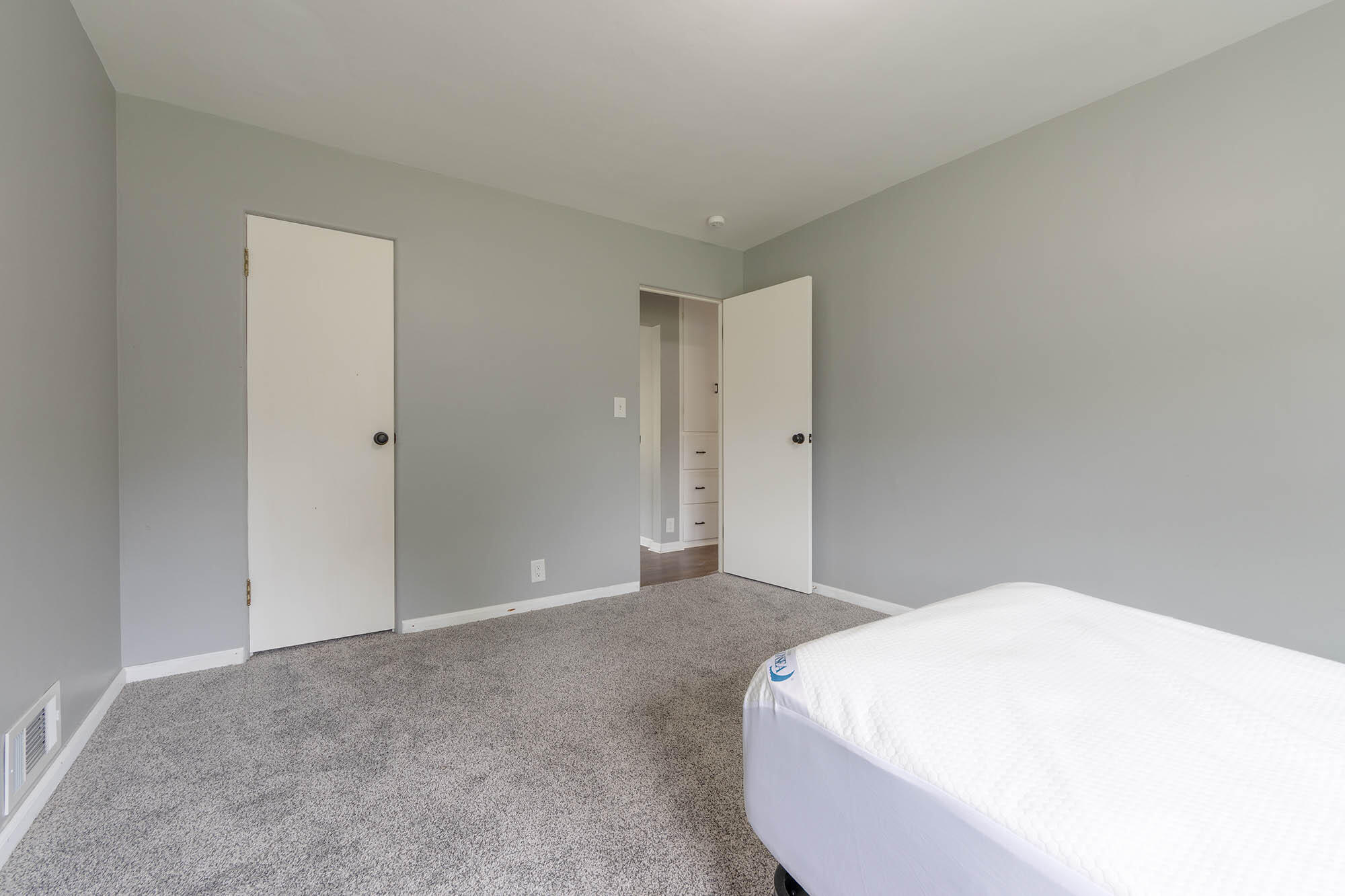 433 Montezuma Road Benton Harbor, MI 49022 - Photo 13 of 30 Montazuma_433_-15