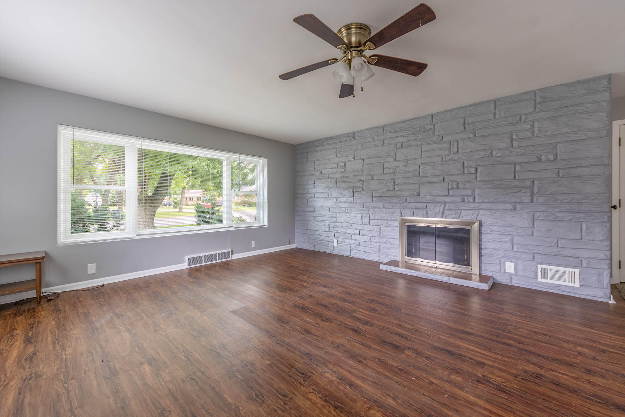 433 Montezuma Road Benton Harbor, MI 49022 - Photo 3 of 30 Montazuma_433_-7