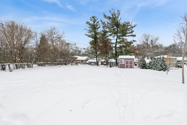 $485,000 | 23-w039 Hackberry Drive, Glen Ellyn, IL 60137