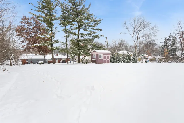 $485,000 | 23-w039 Hackberry Drive, Glen Ellyn, IL 60137