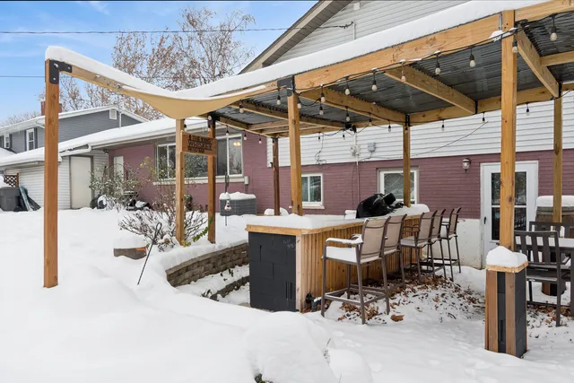 $485,000 | 23-w039 Hackberry Drive, Glen Ellyn, IL 60137