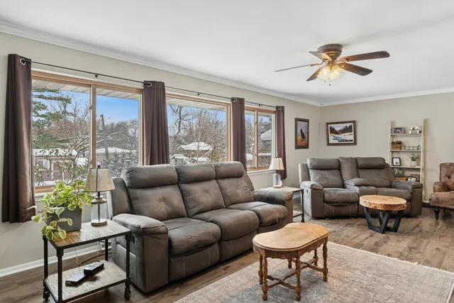 $485,000 | 23-w039 Hackberry Drive, Glen Ellyn, IL 60137