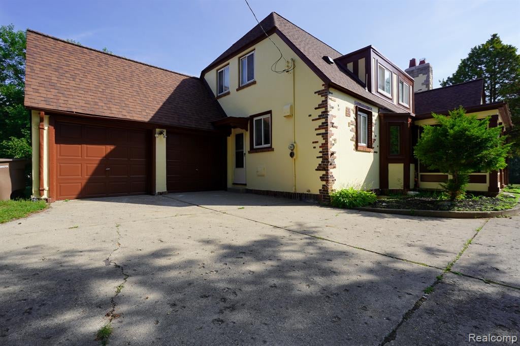 260 Cherokee Road Pontiac, MI 48341 - Photo 4 of 98 Gallery Image 4