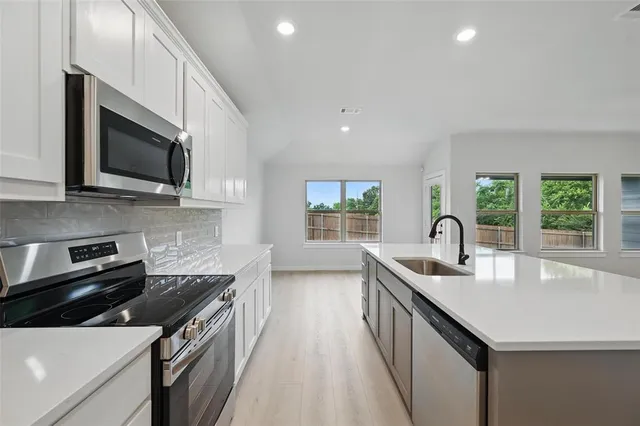 $2,500 | 1401 Quail Crk Drive, Cleburne, TX 76033