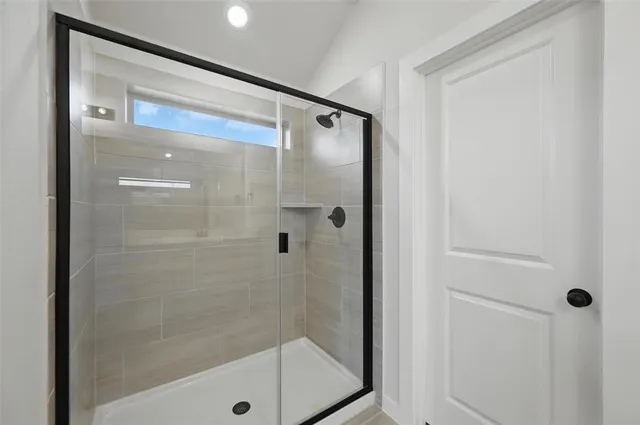 $2,500 | 1401 Quail Crk Drive, Cleburne, TX 76033