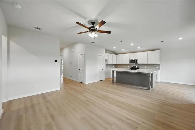 $2,500 | 1401 Quail Crk Drive, Cleburne, TX 76033