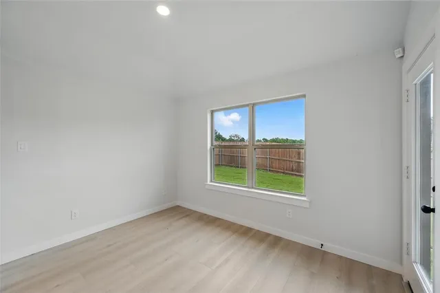 $2,500 | 1401 Quail Crk Drive, Cleburne, TX 76033