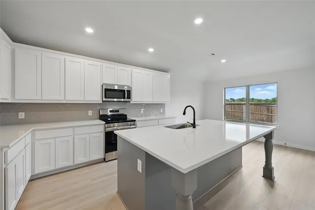 $2,500 | 1401 Quail Crk Drive, Cleburne, TX 76033