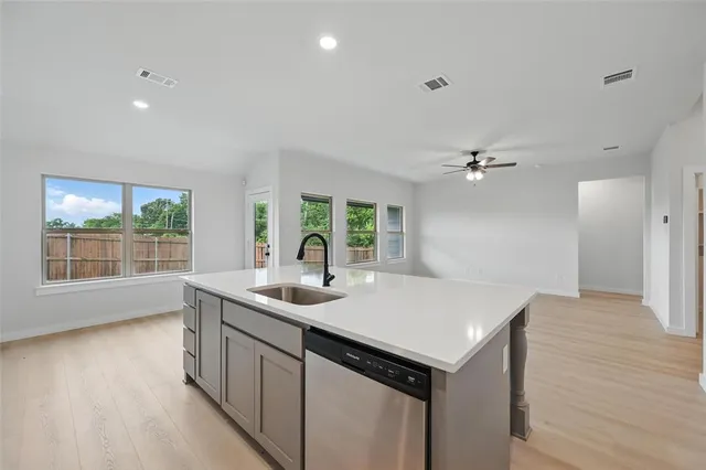 $2,500 | 1401 Quail Crk Drive, Cleburne, TX 76033