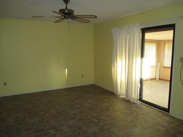 20950 County Road 28 Foley, AL 36535 - Photo 3 of 16 living room