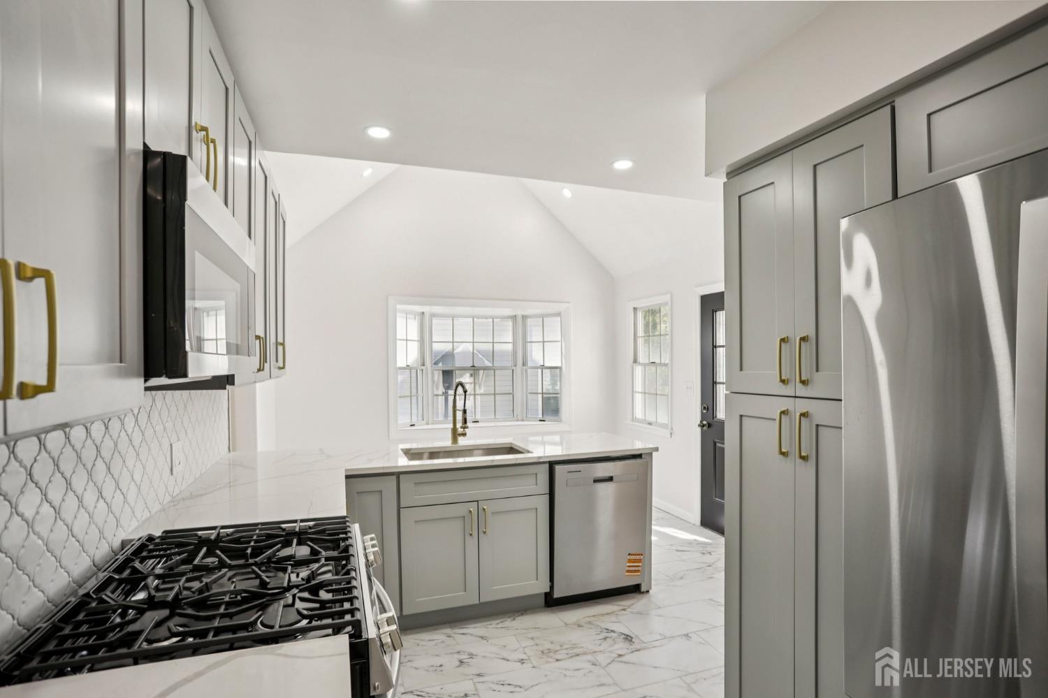101 Ravine Drive Matawan, NJ 07747 - Photo 20 of 47