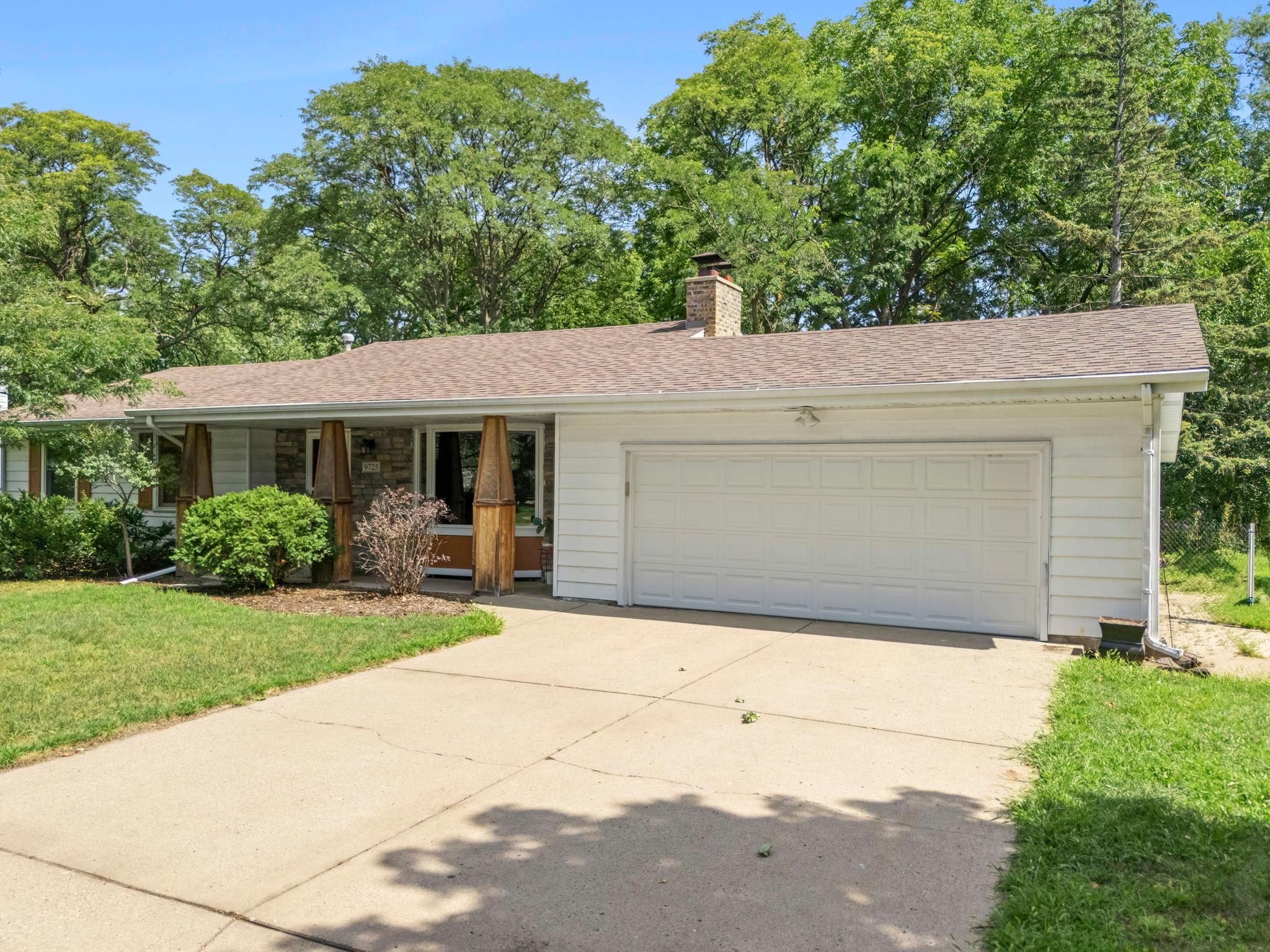 9725 Queen Road Bloomington, MN 55431 - Photo 1 of 27 Gallery Image 1