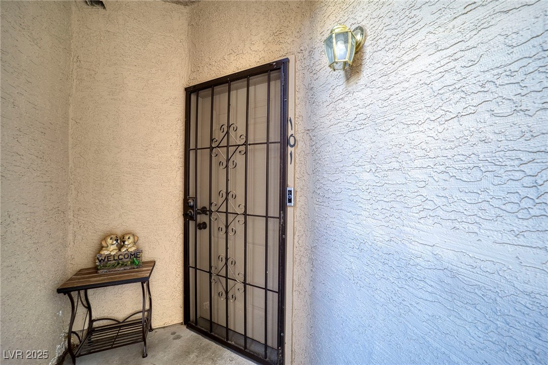 2173 Aspen Mirror Way, Unit 101 Laughlin, NV 89029 - Photo 3 of 46