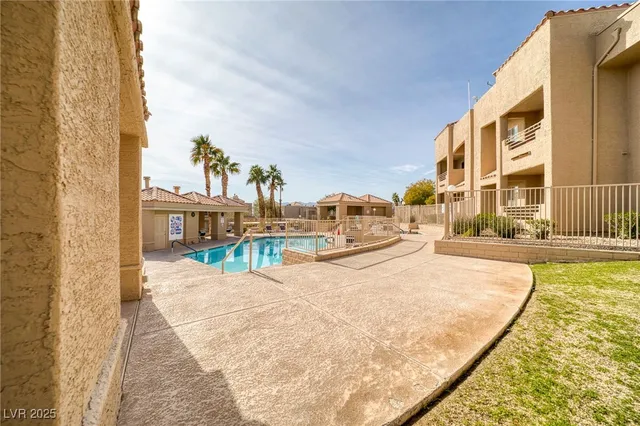 $192,000 | 2173 Aspen Mirror Way, Unit 101, Laughlin, NV 89029