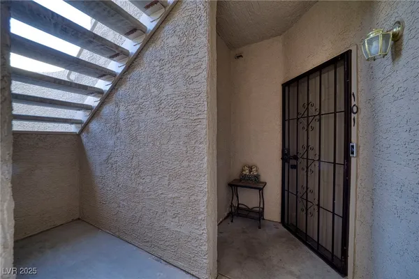 $192,000 | 2173 Aspen Mirror Way, Unit 101, Laughlin, NV 89029