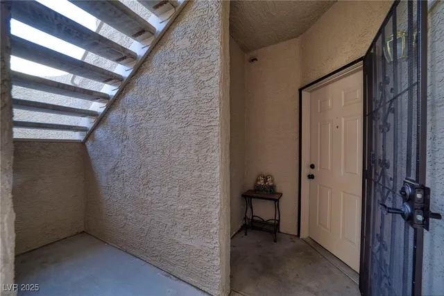 $192,000 | 2173 Aspen Mirror Way, Unit 101, Laughlin, NV 89029