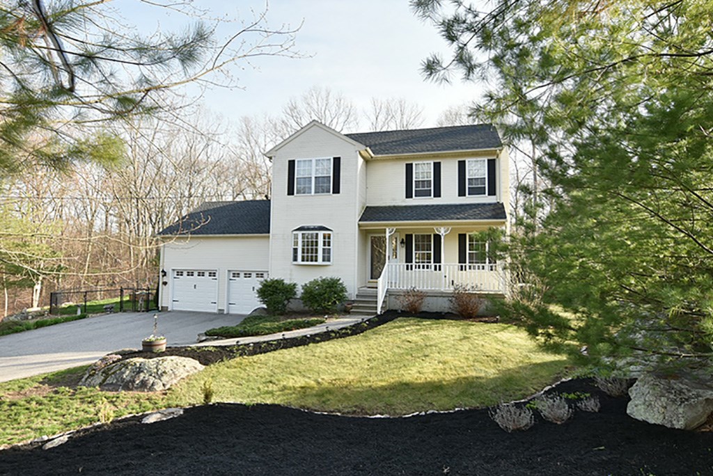106 Howard Avenue Scituate, RI 02831 - Photo 4 of 29