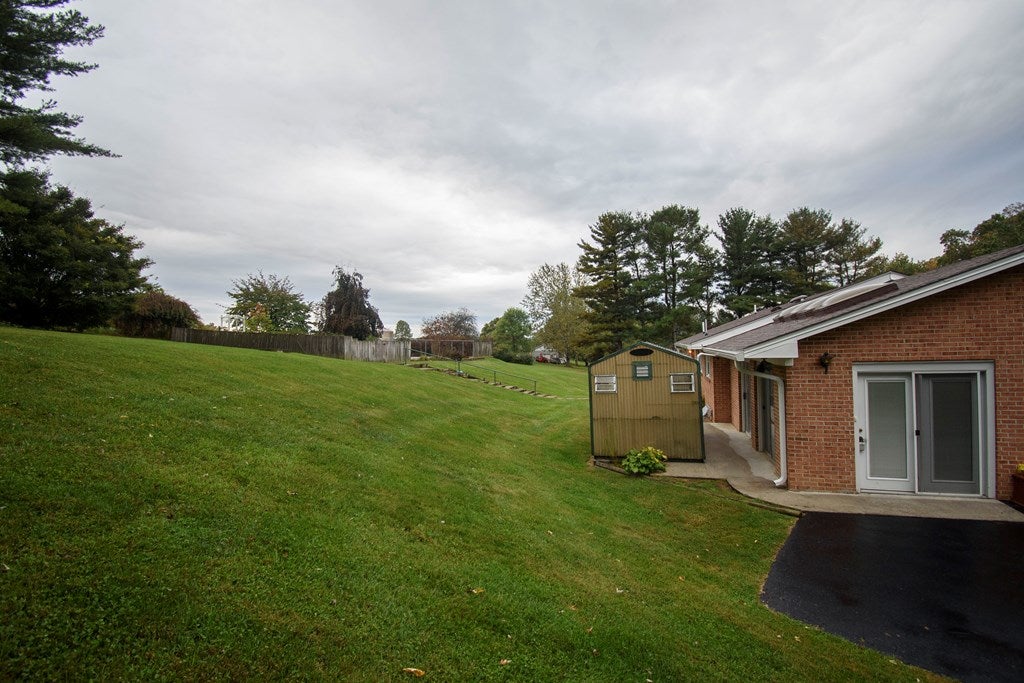 2891 Barrett Ridge Road Draper, VA 24324 - Photo 12 of 53 Gallery Image 12