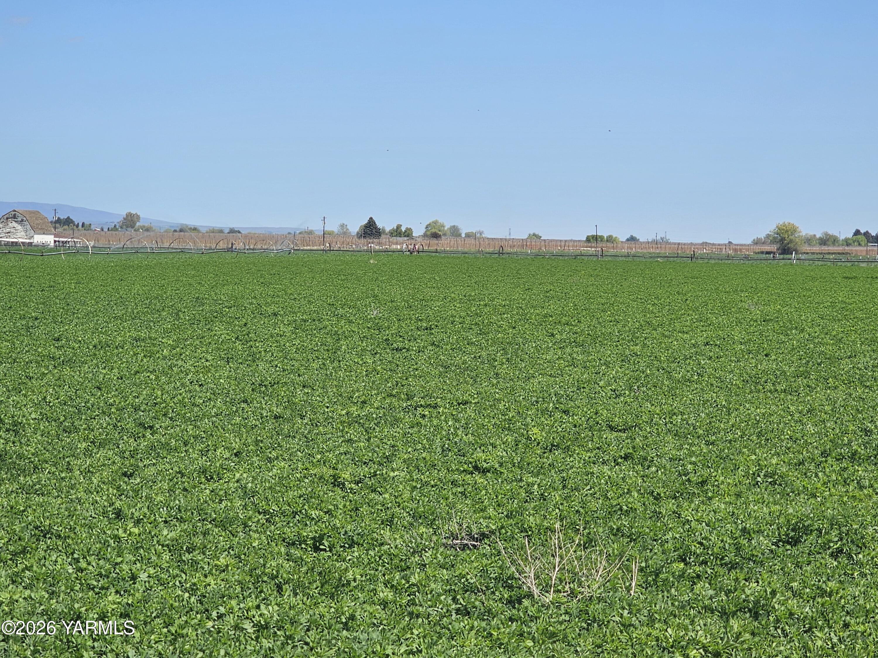 Nka Green Valley Road Mabton, WA 98935 - Photo 1 of 4 a view of a large building with a yard