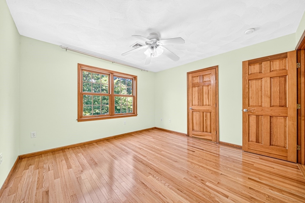 35 Brentwood Road Woburn, MA 01801 - Photo 27 of 42