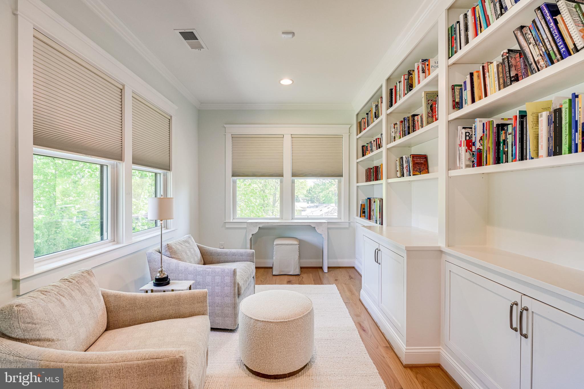 7020 Capitol View Drive McLean, VA 22101 - Photo 23 of 46 Owners Suite with Sitting Room