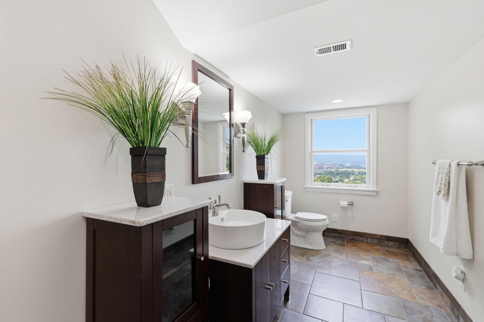 174 North Crest Road Chattanooga, TN 37404 - Photo 36 of 50 Full Bathroom #4 Upstairs