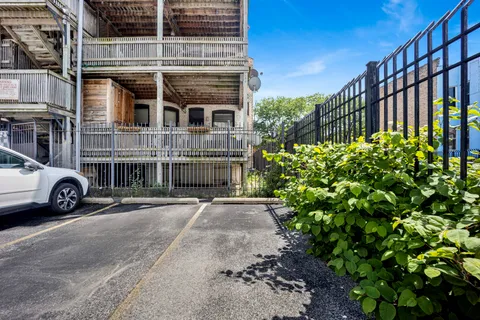 $475,000 | 728 West Addison Street, Unit G, Chicago, IL 60613