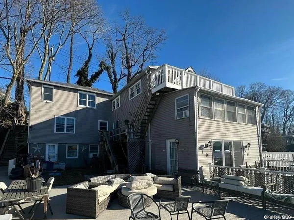 $2,500 | 147 Woodbine Avenue, Unit 1N, Northport, NY 11768
