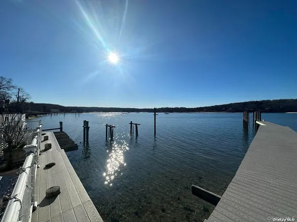 $2,500 | 147 Woodbine Avenue, Unit 1N, Northport, NY 11768