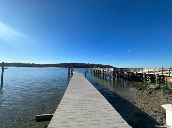 $2,500 | 147 Woodbine Avenue, Unit 1N, Northport, NY 11768