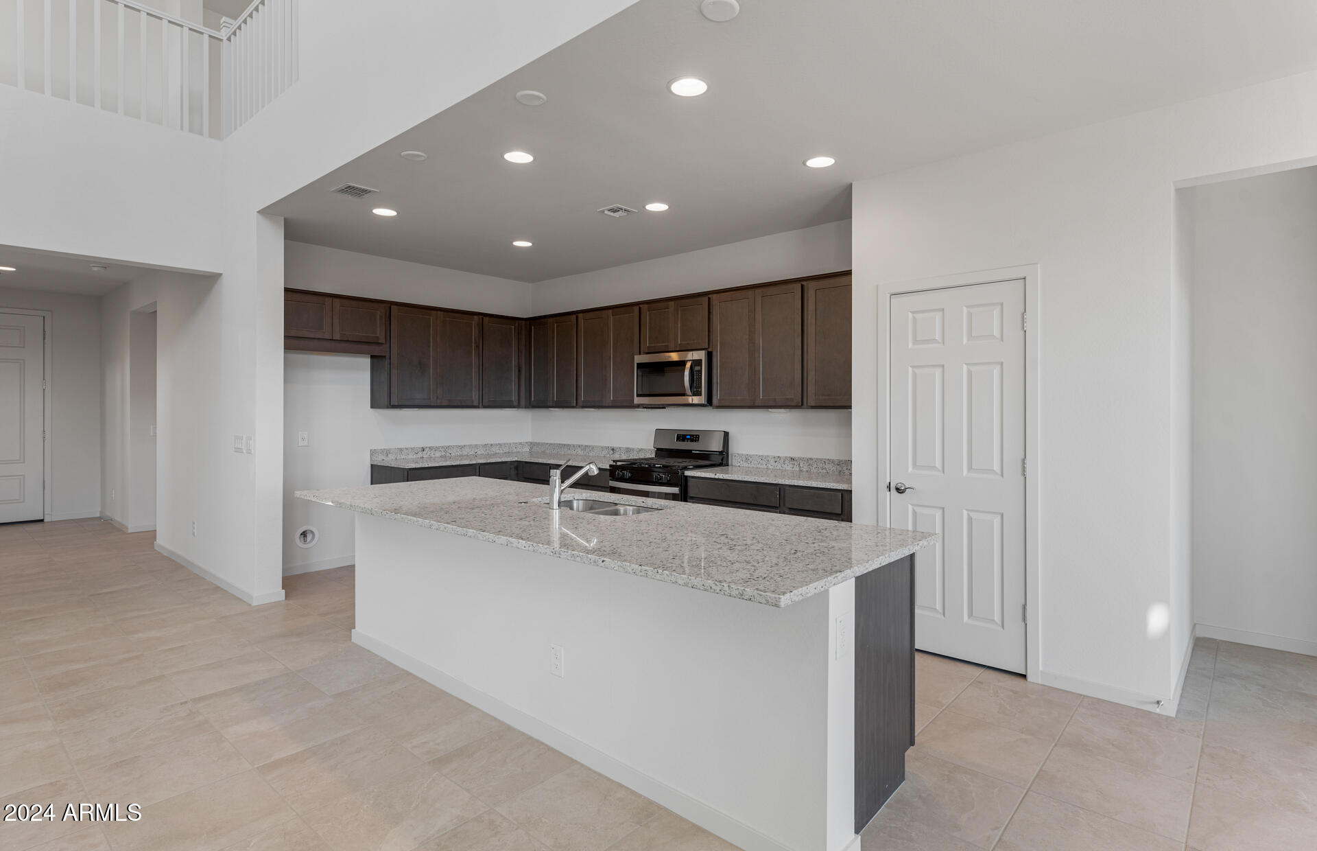9961 Centennial Road Apache Junction, AZ 85120 - Photo 5 of 34 Kitchen