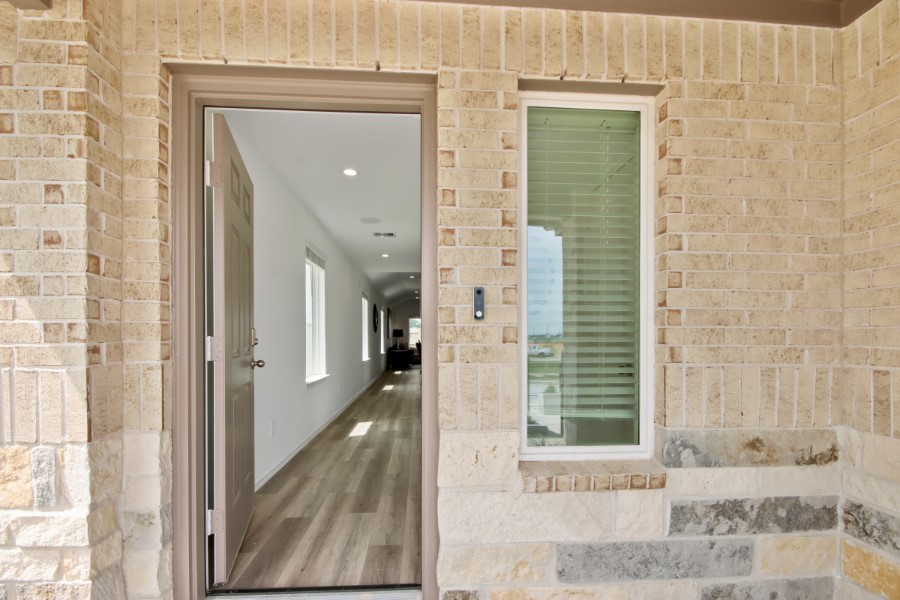 16903 Vinters Way Houston, TX 77090 - Photo 4 of 29