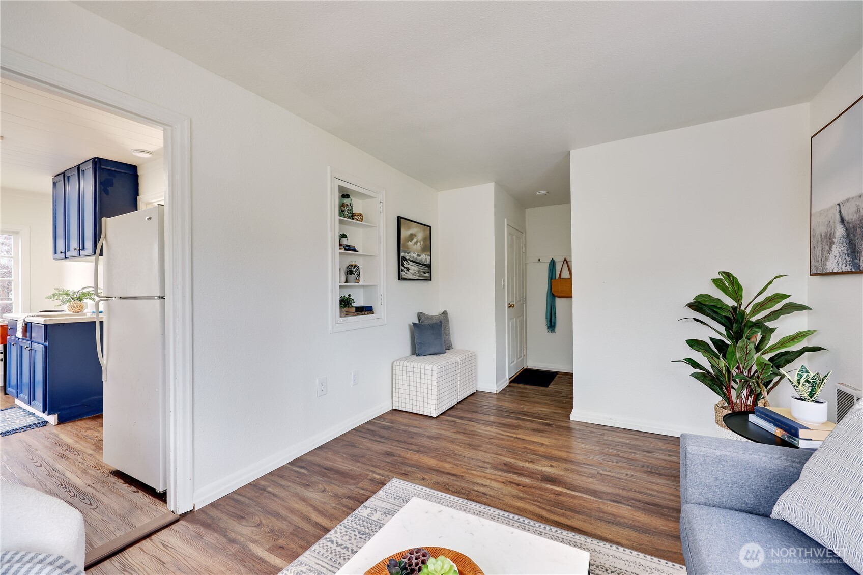 717 Franklin Street Port Townsend, WA 98368 - Photo 25 of 40 a living room with furniture