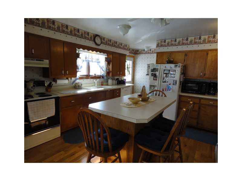 270 Diamond Road Grove City, PA 16127 - Photo 2 of 15 Kitchen.