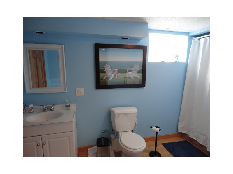 270 Diamond Road Grove City, PA 16127 - Photo 13 of 15 Full Bath.