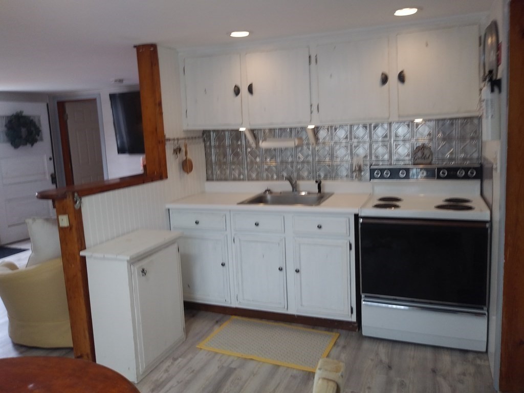 23 Gitche Gumee Road Buzzards Bay, MA 02532 - Photo 7 of 18
