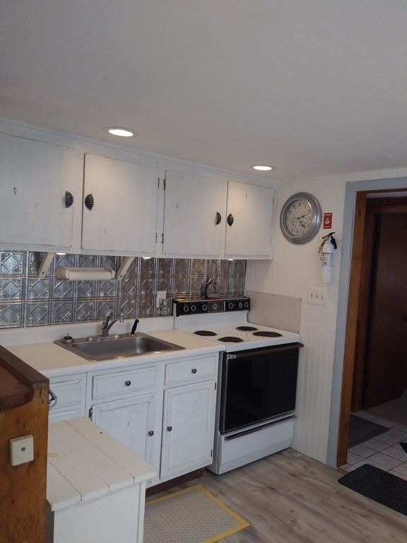 23 Gitche Gumee Road Buzzards Bay, MA 02532 - Photo 8 of 18