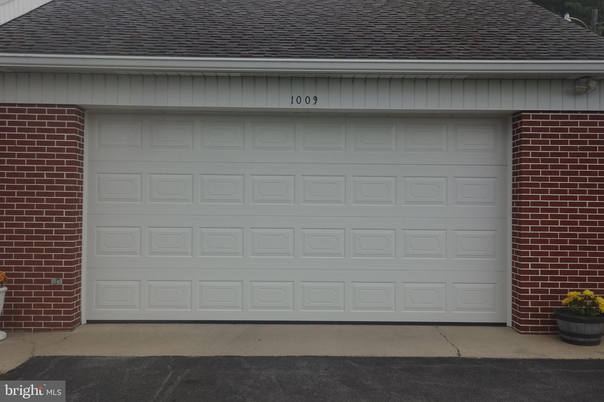 1009 Brechbill Road Chambersburg, PA 17202 - Photo 21 of 42 New garage door