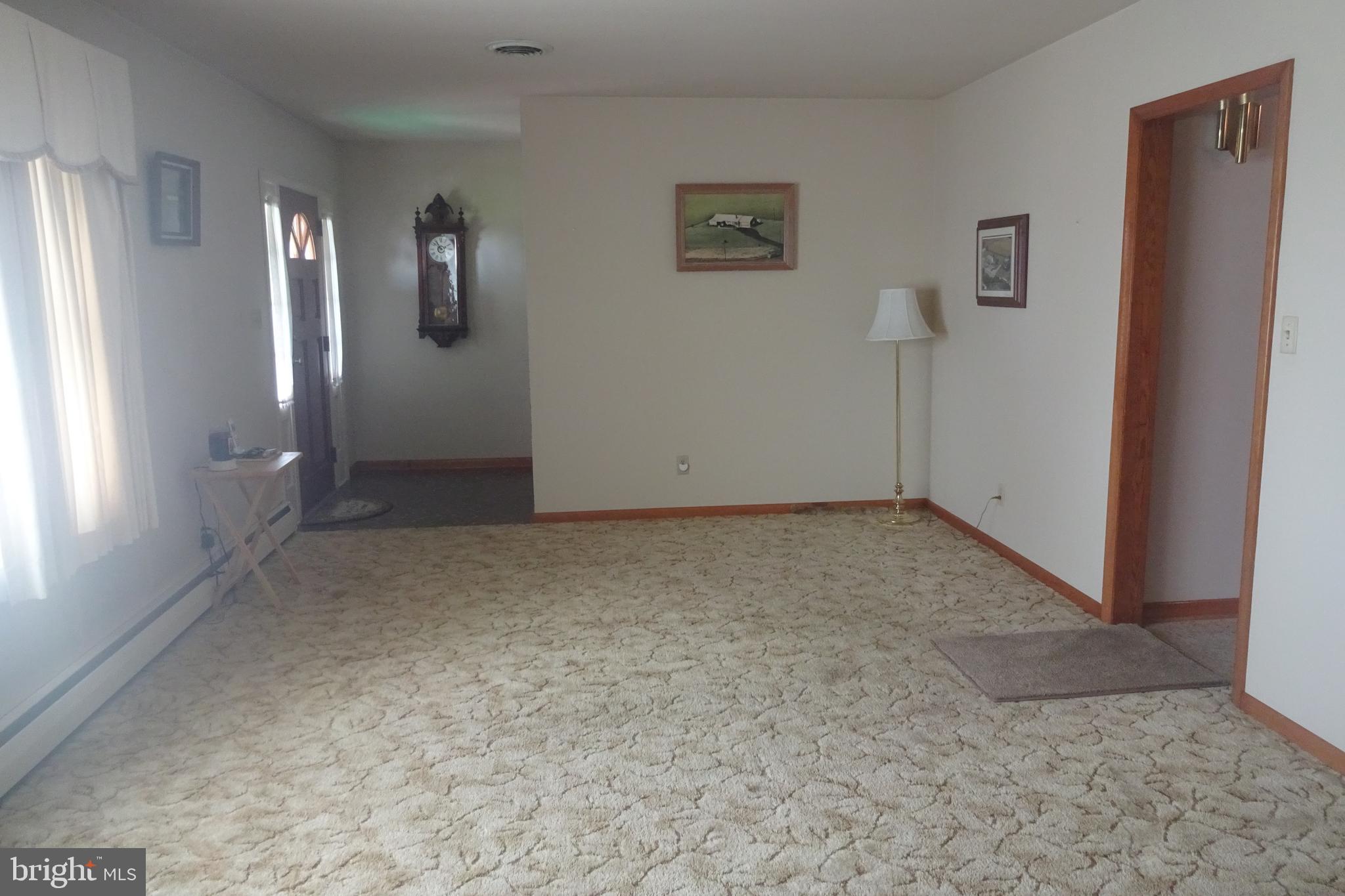 1009 Brechbill Road Chambersburg, PA 17202 - Photo 6 of 42 Living room