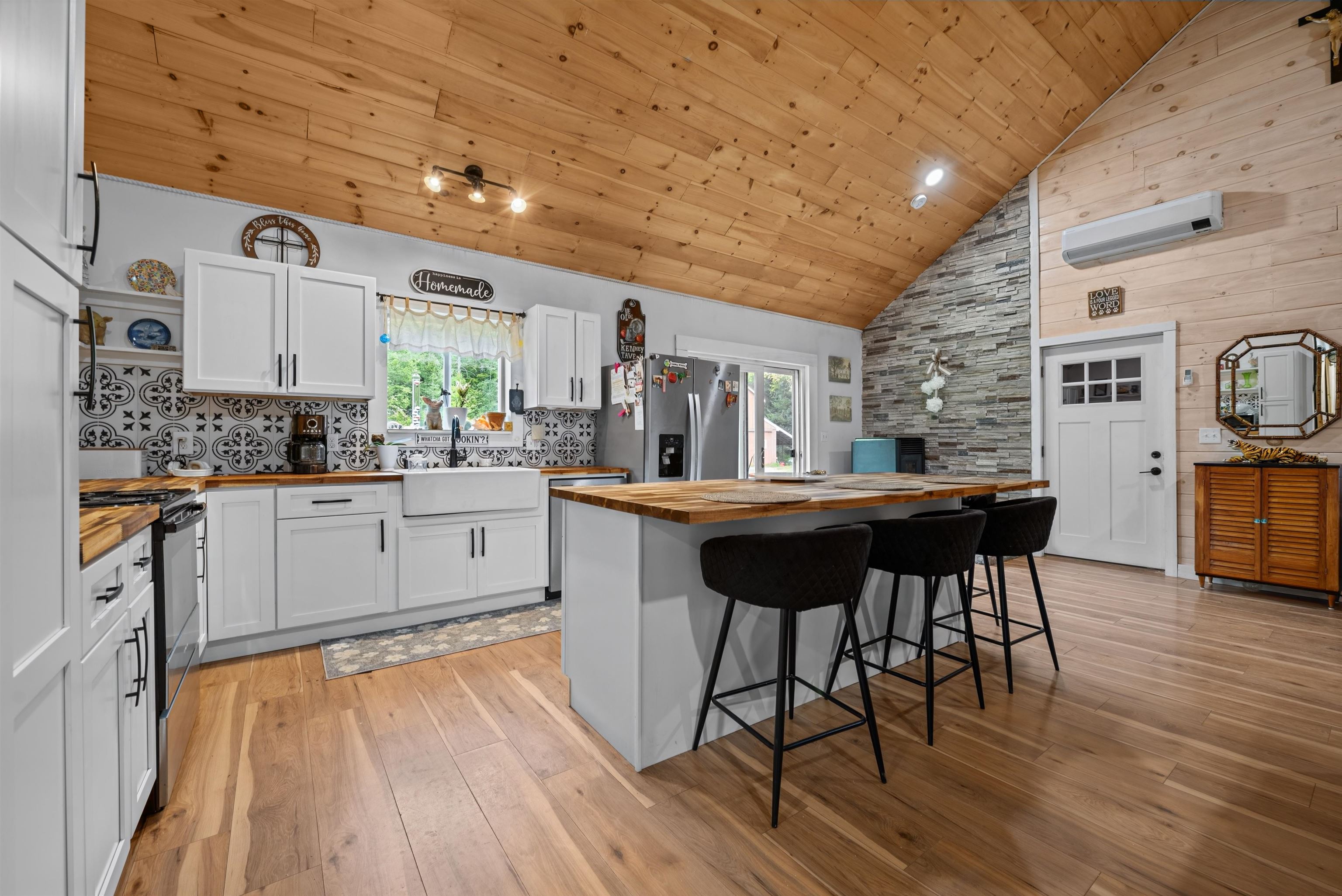 263 Milan Road Milan, NH 03588 - Photo 11 of 44 Gallery Image 11