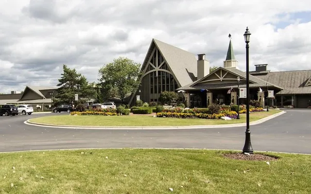 $129,900 | 269 Fontana Boulevard, Unit 1239, Fontana, WI 53125