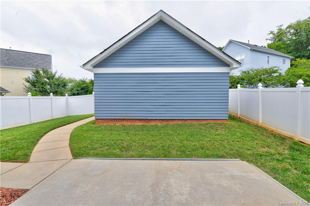 8233 Bud Henderson Road Huntersville, NC 28078 - Photo 9 of 15 Gallery Image 9