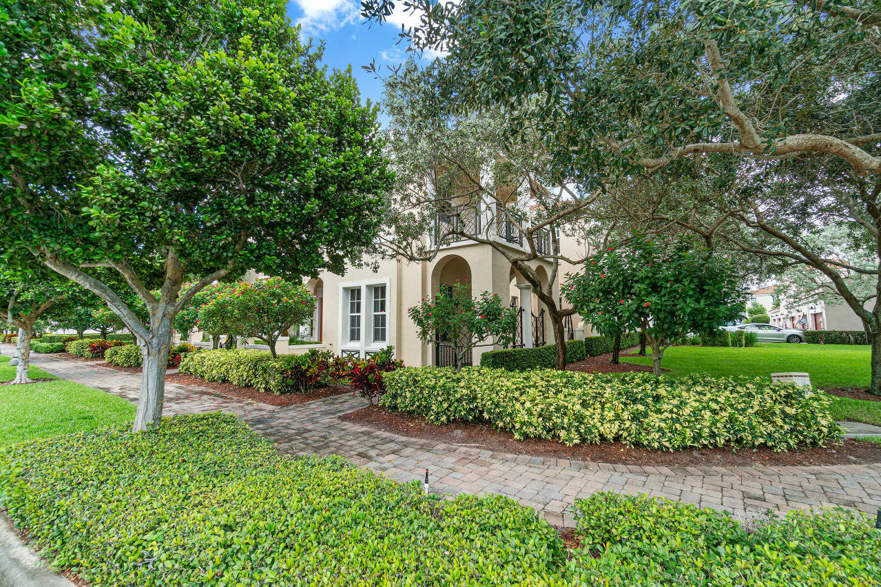 786 Northwest 83rd Lane Boca Raton, FL 33487 - Photo 3 of 31 003-786Northwest83rdLane-BocaRaton-FL-33