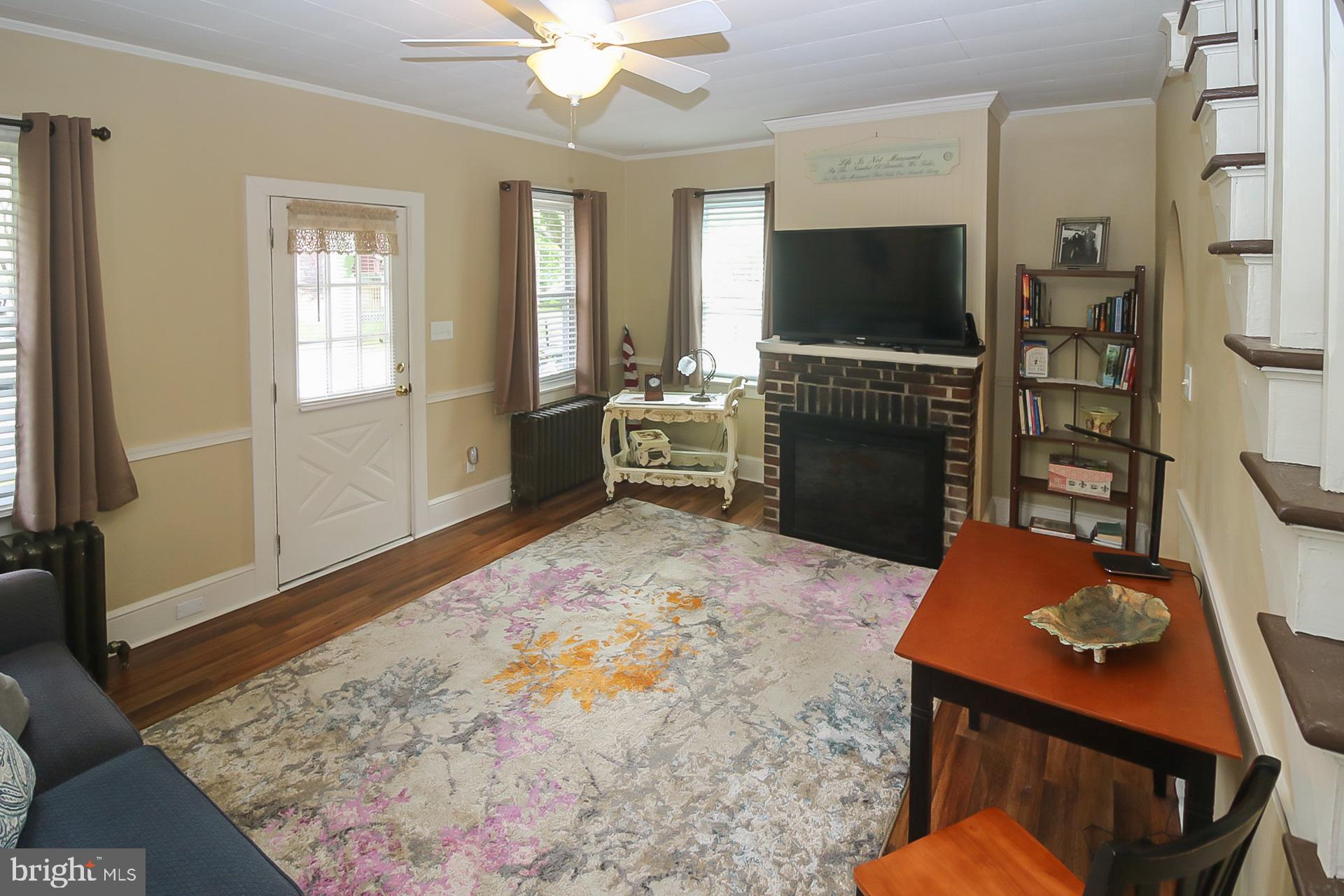 14 Hartford Road Mount Laurel, NJ 08054 - Photo 9 of 42 Main Entrance to Living Room